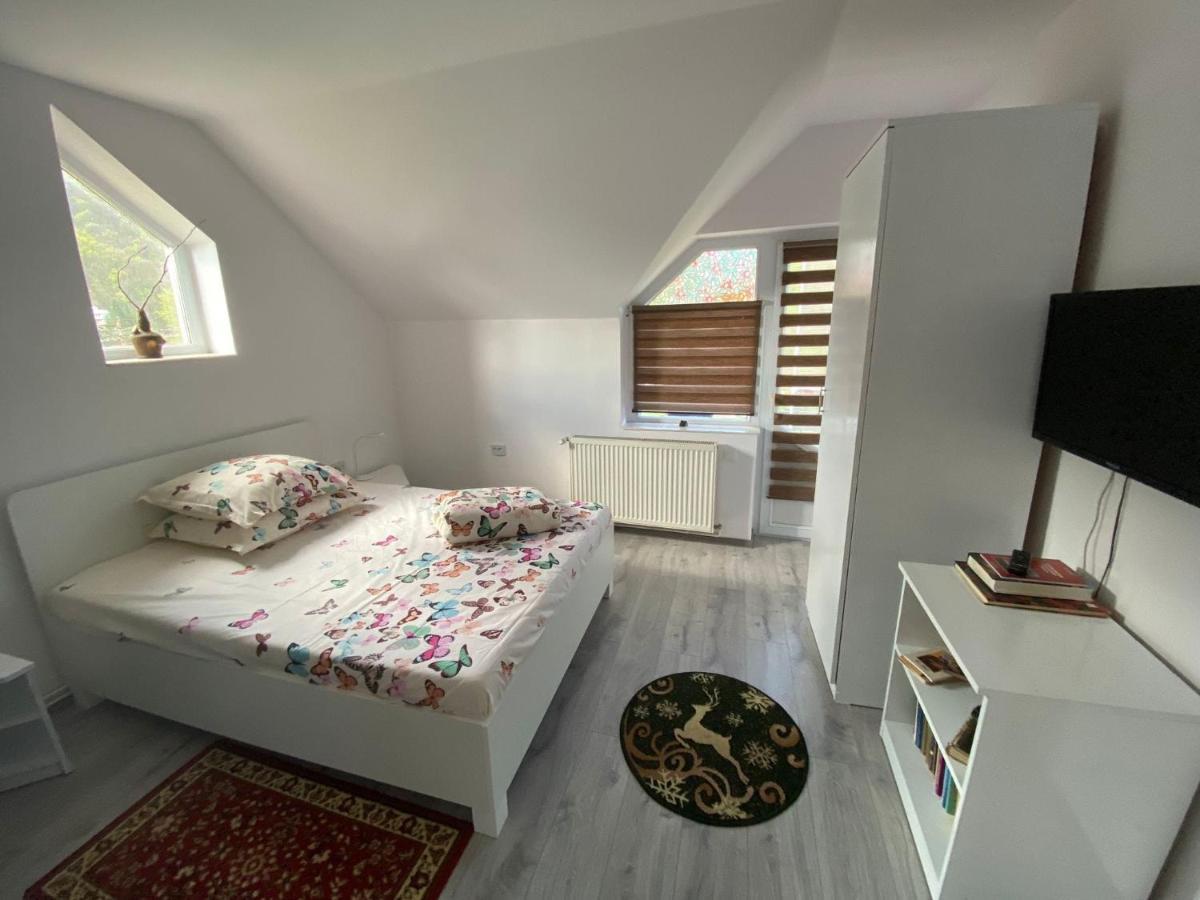 Vila Castelana Caciulata Exteriér fotografie